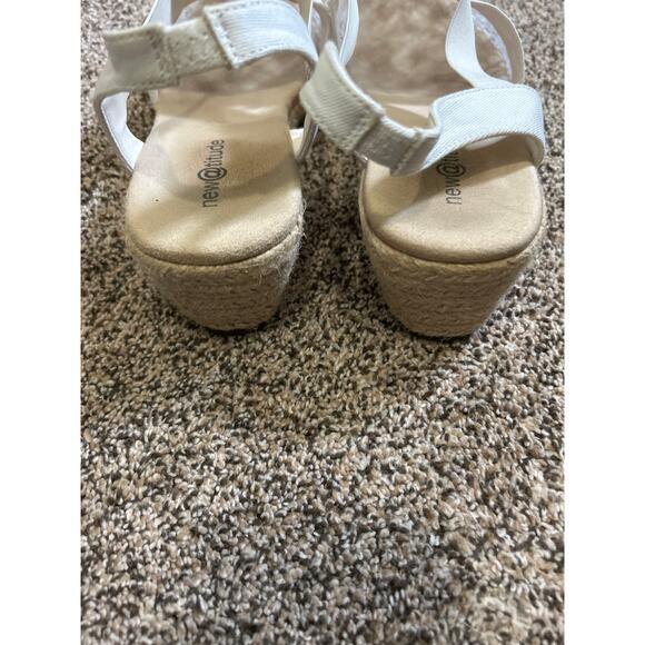 New @ttitude Women's Oliver White 2" Espadrilles Wedge Sandals Size 9 - Picture 5 of 8